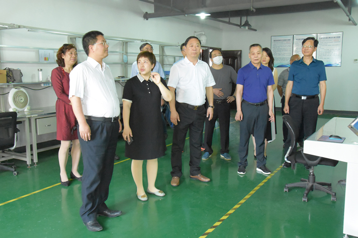 KBT_2162.jpg KBT_2162.jpg